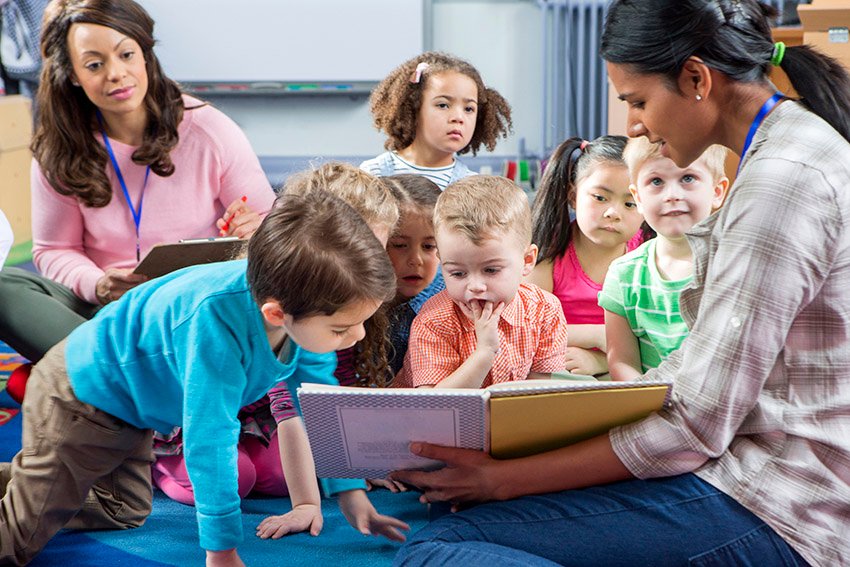 children-enjoying-storytime-at-the-library-DP