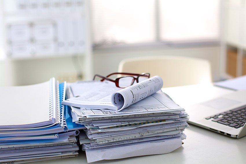 declutter your desk to increase your productivity